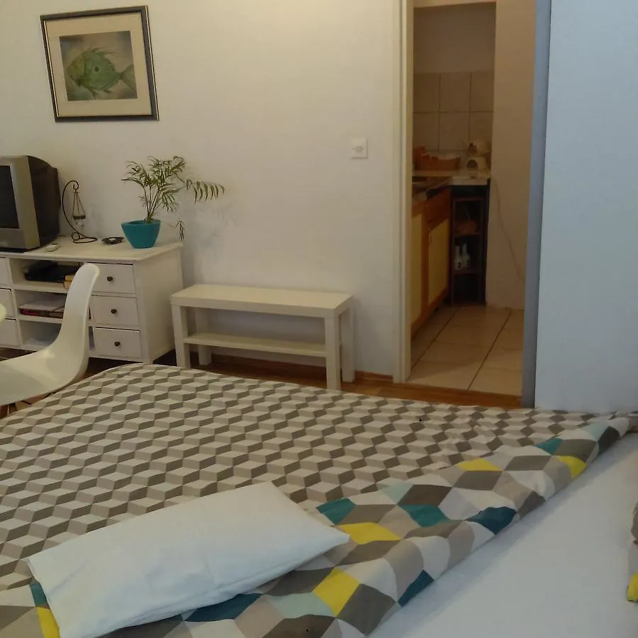 Apartment D2 4U Zara 0*,