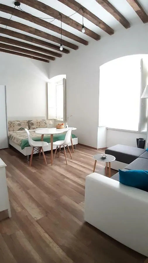 Apartment D2 4U Zara 0*,